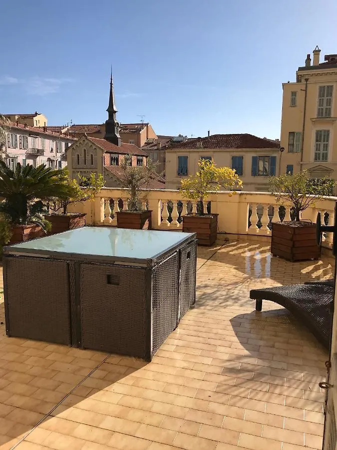 Appartement terrasse dans palace Belle Epoque Menton