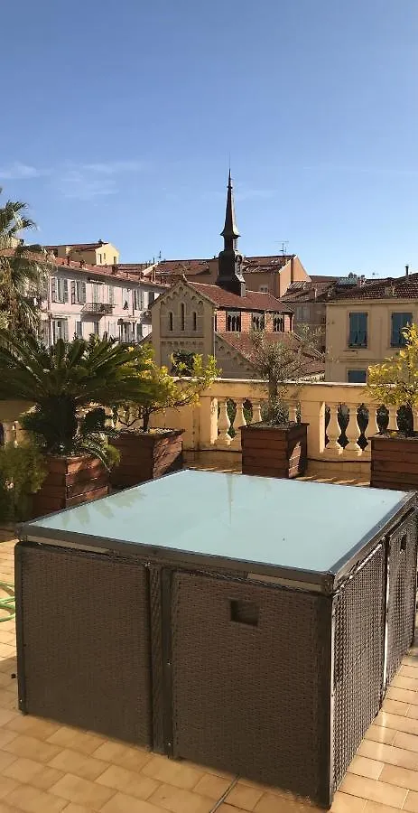 Appartement terrasse dans palace Belle Epoque Menton